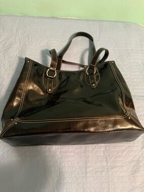 Liz Claiborne Black Patent Tote with Contrast Stitching
